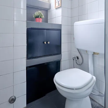 Classic Commenda - Porta Romana - 150 Meters From Mangiagalli Апартаменты